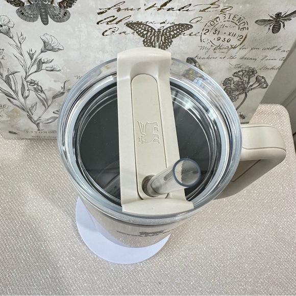 Stanley x Elf Honey Talks Gold 40 oz Flowstate Quencher H2.0 Tumbler Limited - Picture 7 of 12